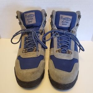 VASQUE mens hiking boots size 9 1/2. Blue and grey. Blue mesh and grey suede.